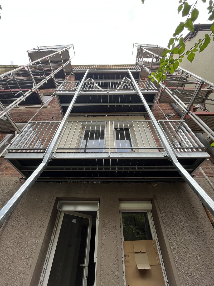 Anbaubalkon-Anlage in Stahl